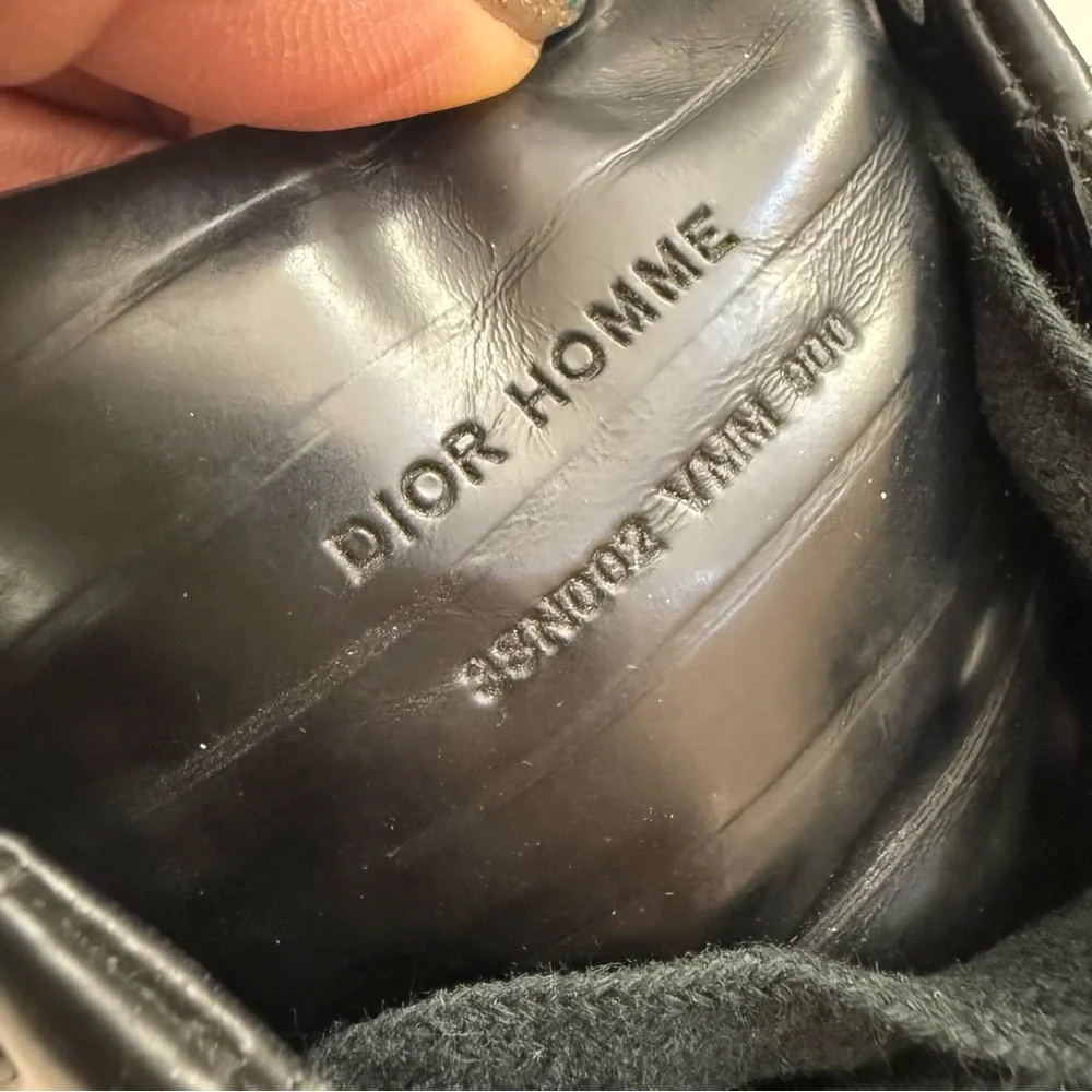 Dior Black Sneakers Sleek Leather Design - Picture 8 of 15